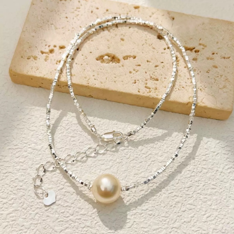 Pendant Necklace